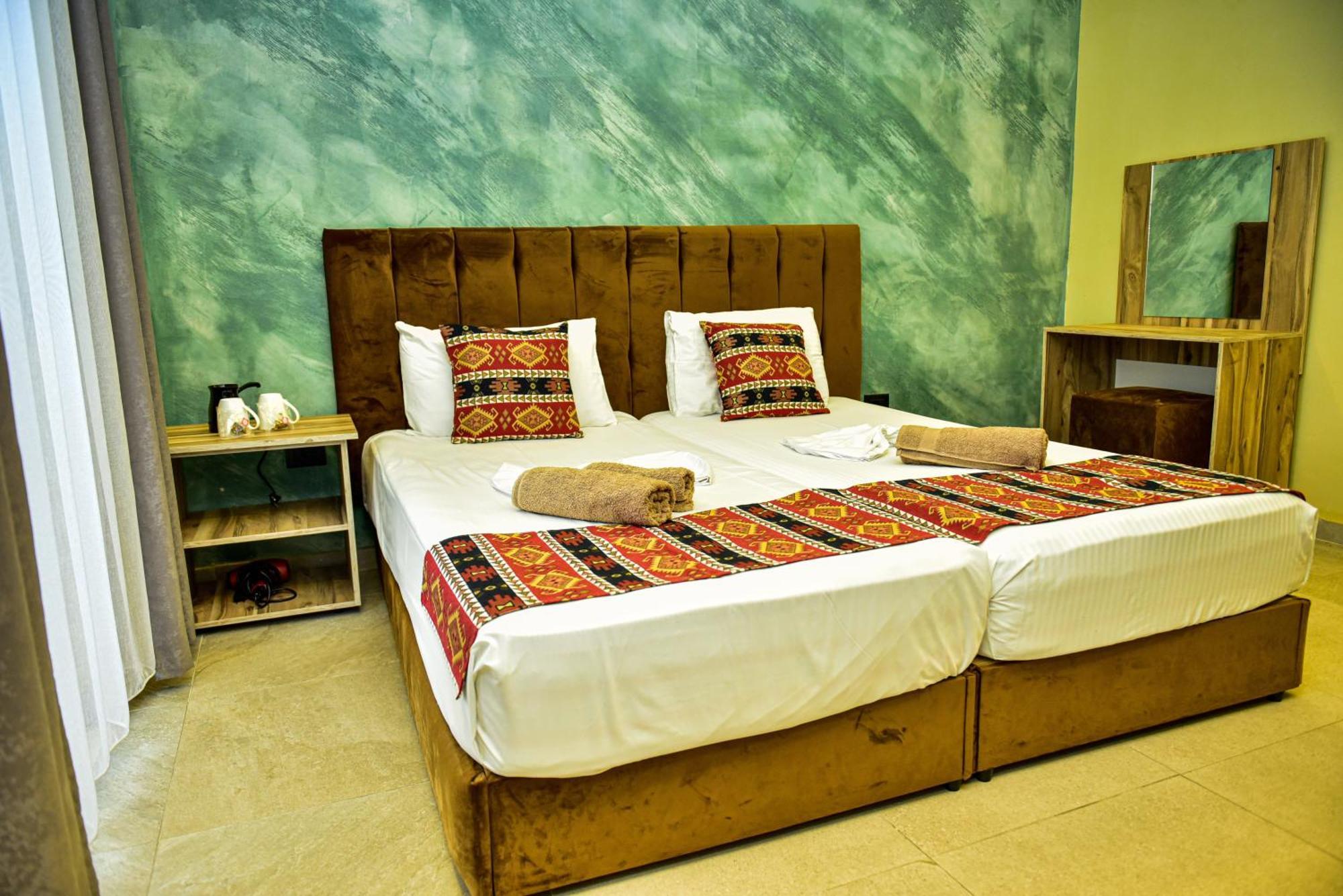 Te Bujtina Hotel- Cozy Stay With Traditional Breakfast Near Beach Golem  Exterior photo