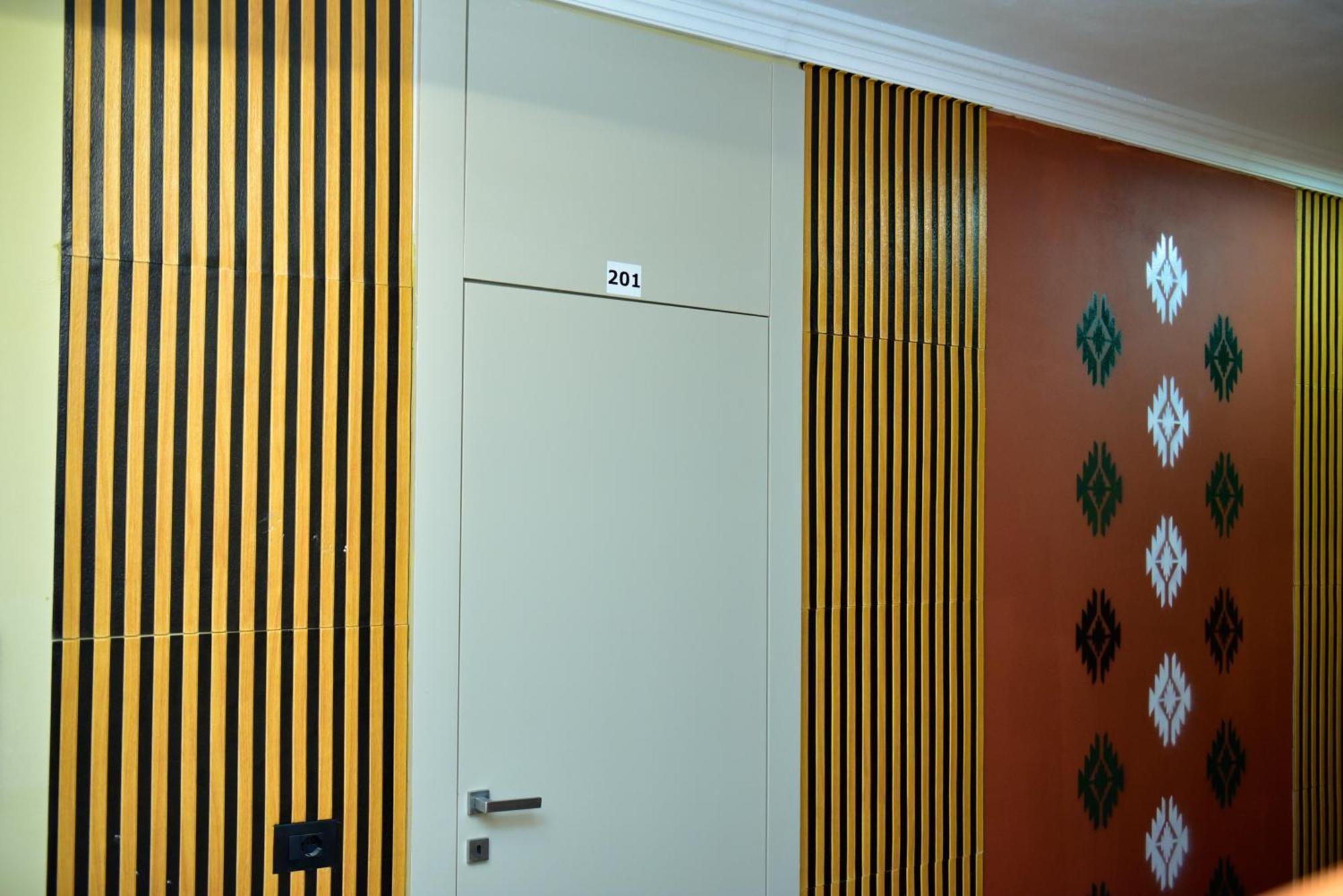 Te Bujtina Hotel- Cozy Stay With Traditional Breakfast Near Beach Golem  Exterior photo